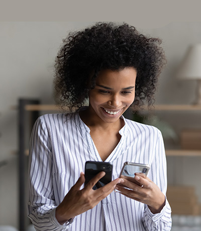 Algunos equipos pueden usar una eSIM y una tarjeta SIM simultáneamente, permitiendo dos cuentas móviles en un mismo dispositivo. Algunos equipos pueden usar una eSIM y una tarjeta SIM simultáneamente, permitiendo dos cuentas móviles en un mismo dispositivo.